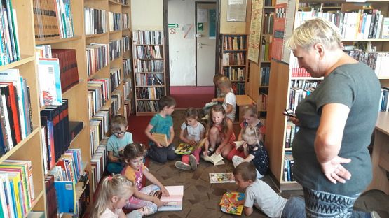  Grafika #3: Spotkanie z książką