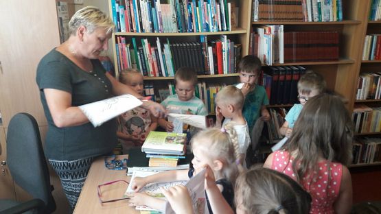  Grafika #4: Spotkanie z książką