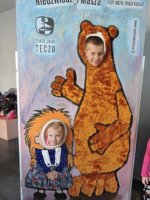  Grafika #1: WIZYTA W TEATRZE