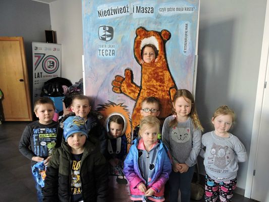  Grafika #3: WIZYTA W TEATRZE