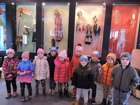  Grafika #0: WIZYTA W TEATRZE