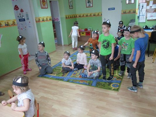  Grafika #12: Dzień kota