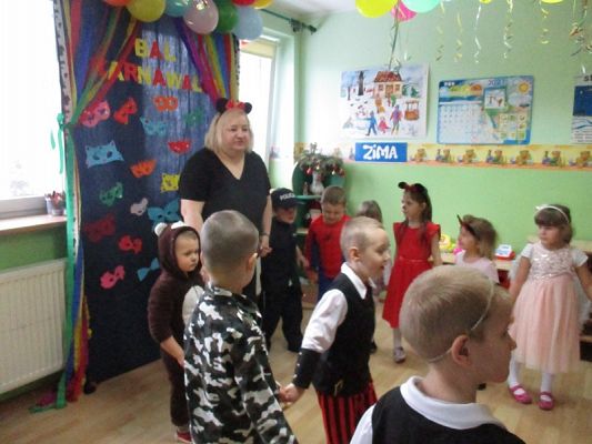  Grafika #16: Bal karnawałowy