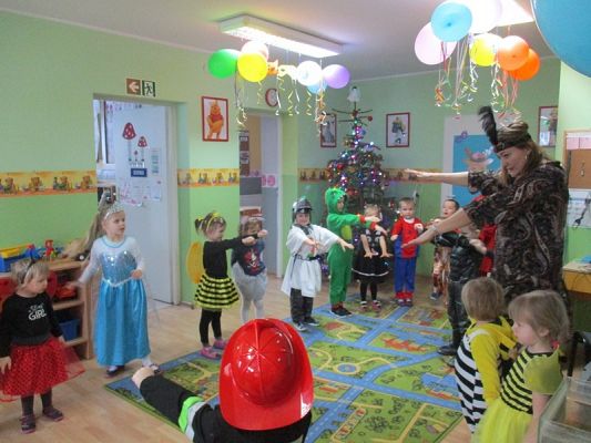  Grafika #37: Bal karnawałowy