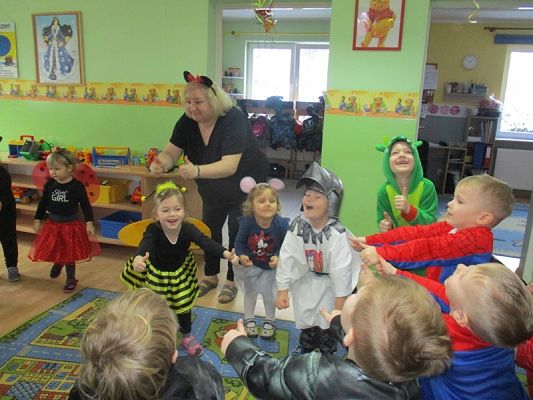  Grafika #43: Bal karnawałowy