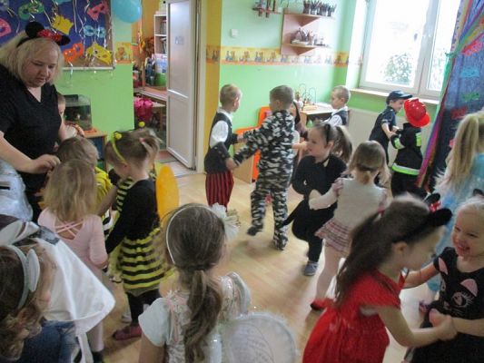  Grafika #31: Bal karnawałowy