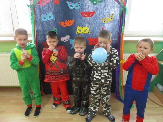  Grafika #50: Bal karnawałowy