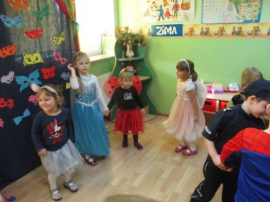  Grafika #19: Bal karnawałowy