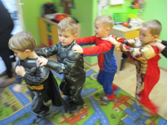  Grafika #3: Bal karnawałowy