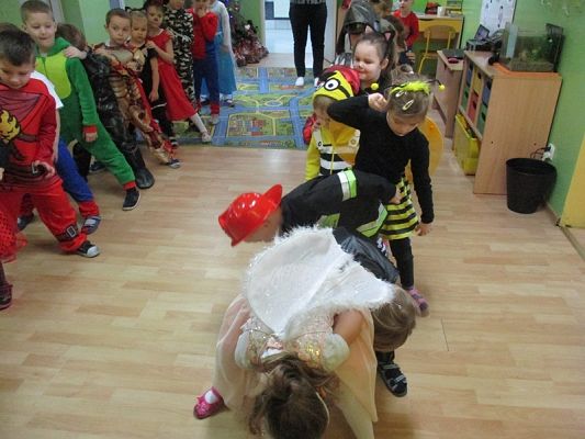  Grafika #55: Bal karnawałowy