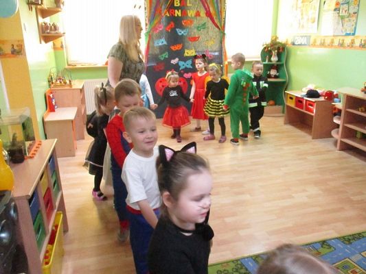  Grafika #18: Bal karnawałowy