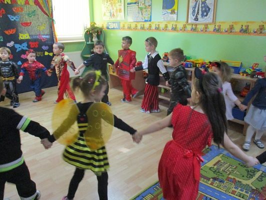  Grafika #26: Bal karnawałowy