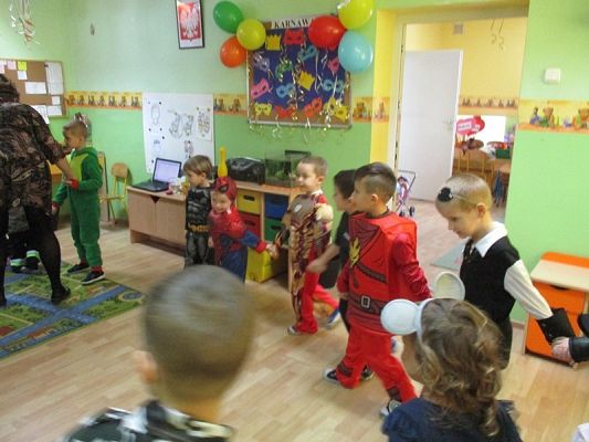  Grafika #13: Bal karnawałowy