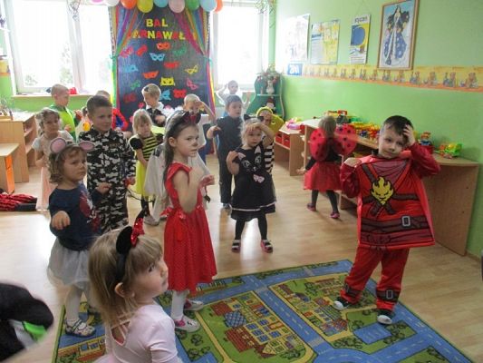  Grafika #42: Bal karnawałowy