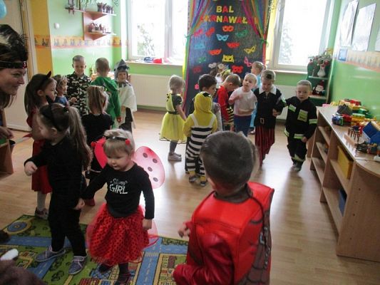  Grafika #27: Bal karnawałowy