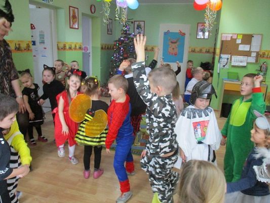  Grafika #36: Bal karnawałowy