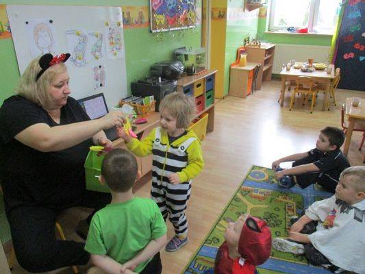  Grafika #63: Bal karnawałowy