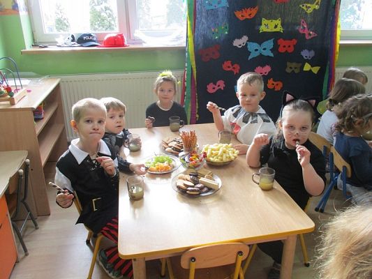  Grafika #71: Bal karnawałowy