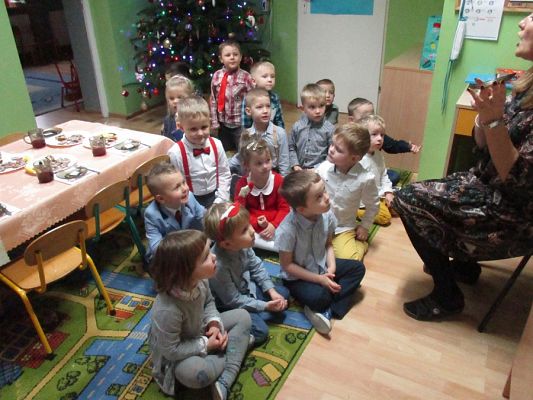  Grafika #2: Uroczysta Wigilia w przedszkolu