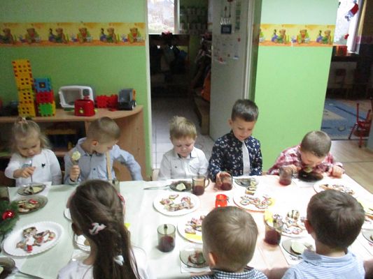  Grafika #11: Uroczysta Wigilia w przedszkolu