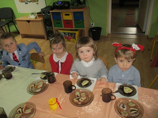  Grafika #9: Uroczysta Wigilia w przedszkolu