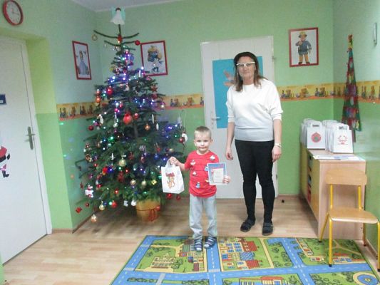  Grafika #14: Rodzinny Konkurs Plastyczny pod hasłem: Najpiękniejsza Świąteczna Kartka Bożonarodzeniowa