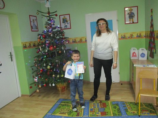  Grafika #13: Rodzinny Konkurs Plastyczny pod hasłem: Najpiękniejsza Świąteczna Kartka Bożonarodzeniowa