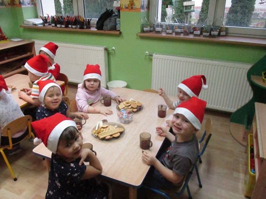 Grafika #32: Mikołajki w przedszkolu