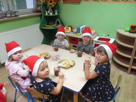 Grafika #35: Mikołajki w przedszkolu