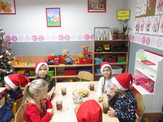 Grafika #37: Mikołajki w przedszkolu