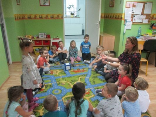  Grafika #5: Zabawa andrzejkowa w przedszkolu