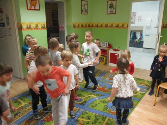  Grafika #16: Zabawa andrzejkowa w przedszkolu