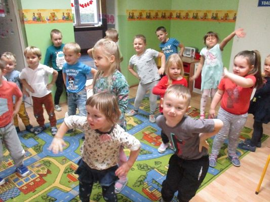  Grafika #37: Zabawa andrzejkowa w przedszkolu