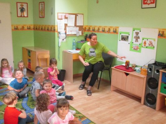 Grafika #1: Dzień Pluszowego Misia