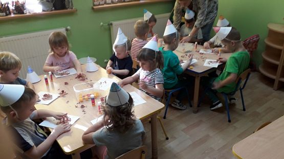  Grafika #28: Dzień Kredki