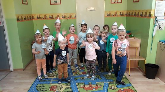  Grafika #33: Dzień Kredki