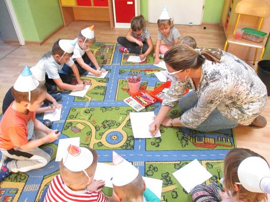  Grafika #22: Dzień Kredki