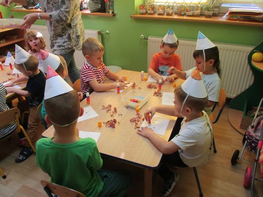  Grafika #27: Dzień Kredki