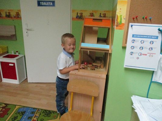 Grafika #3: Pierwsze dni w przedszkolu