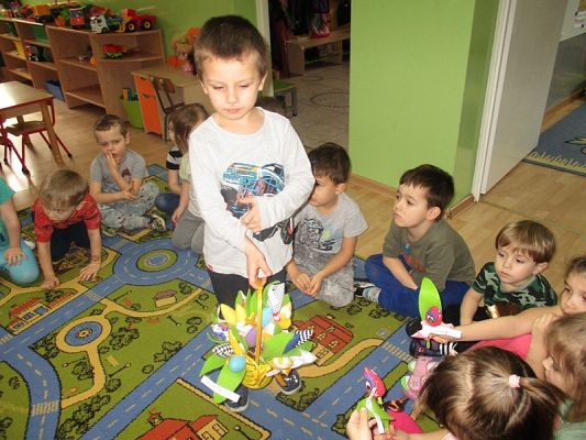 Grafika #6: Niespodzianka z okazji Dnia Kobiet