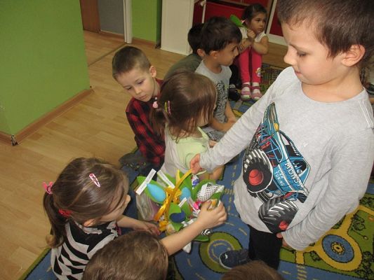 Grafika #4: Niespodzianka z okazji Dnia Kobiet