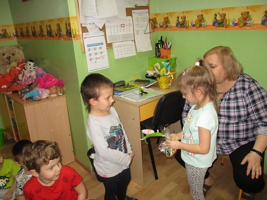 Grafika #8: Niespodzianka z okazji Dnia Kobiet