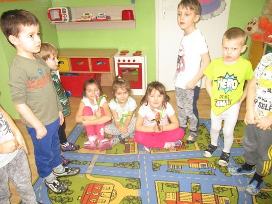 Grafika #10: Niespodzianka z okazji Dnia Kobiet