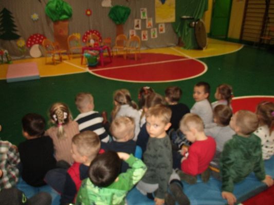 Grafika #1: Przedstawienie "Królewna Śnieżka i siedmiu krasnoludków"