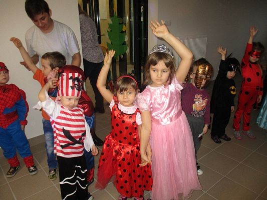  Grafika #8: Bal karnawałowy