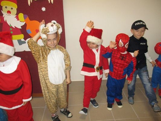  Grafika #4: Bal karnawałowy