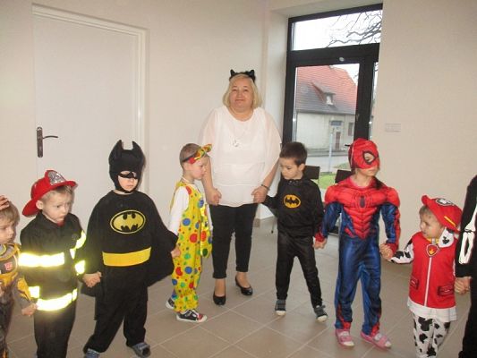  Grafika #9: Bal karnawałowy