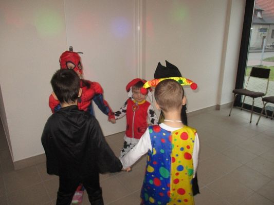  Grafika #5: Bal karnawałowy