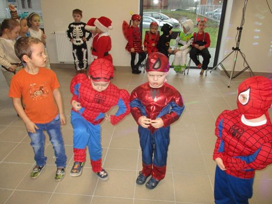  Grafika #24: Bal karnawałowy