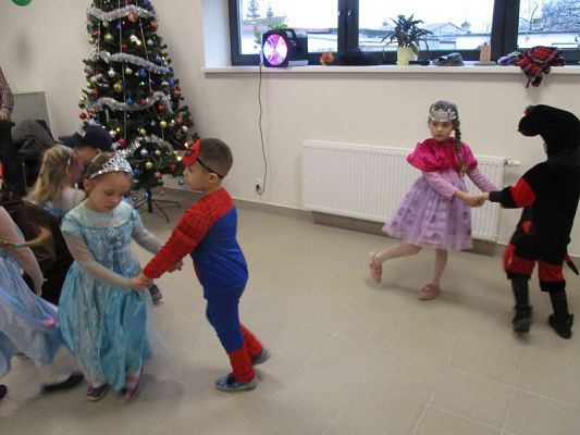  Grafika #18: Bal karnawałowy